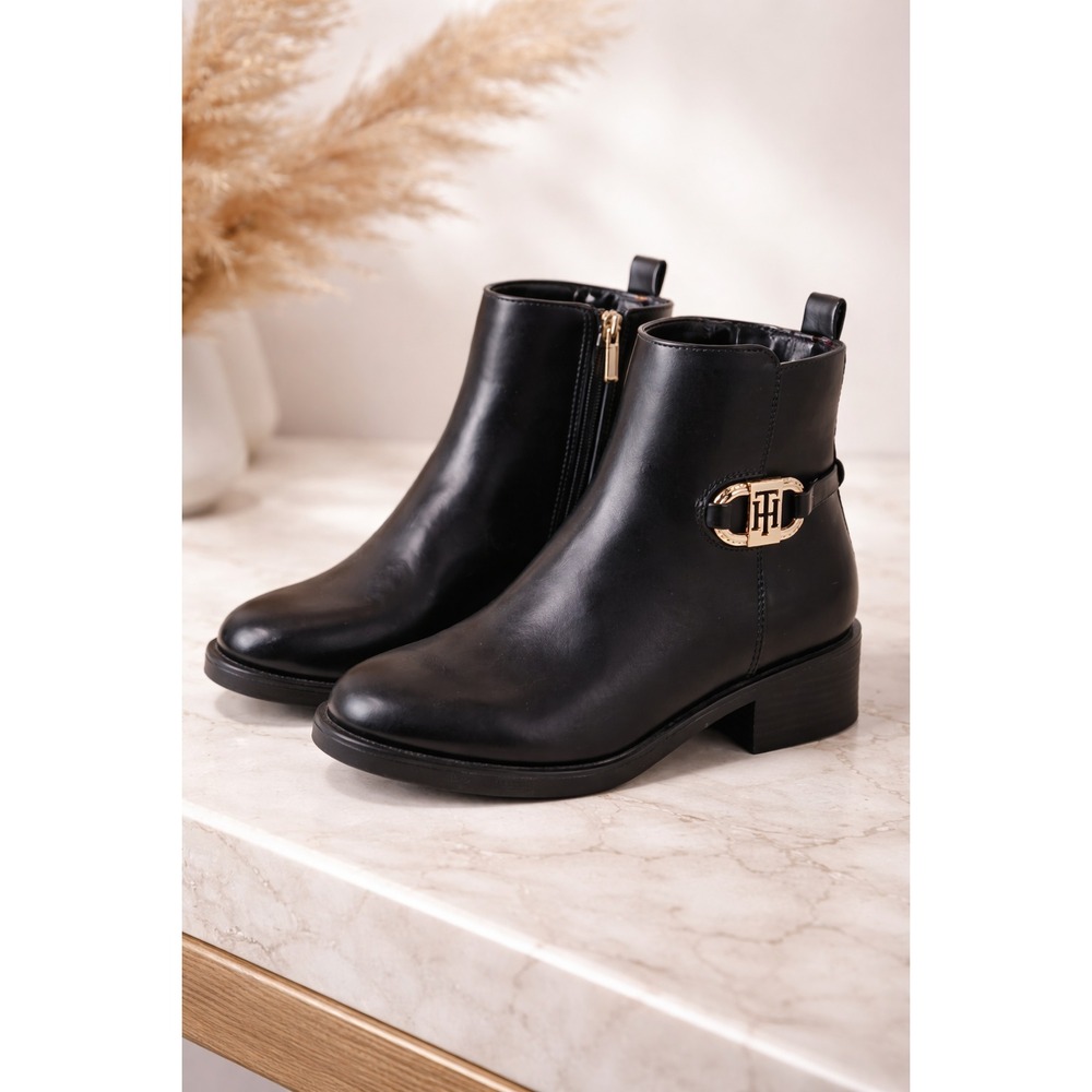 Tommy Hilfiger Black Leather Ankle Boots Women's 6.5 Side Zip Gold TH Logo